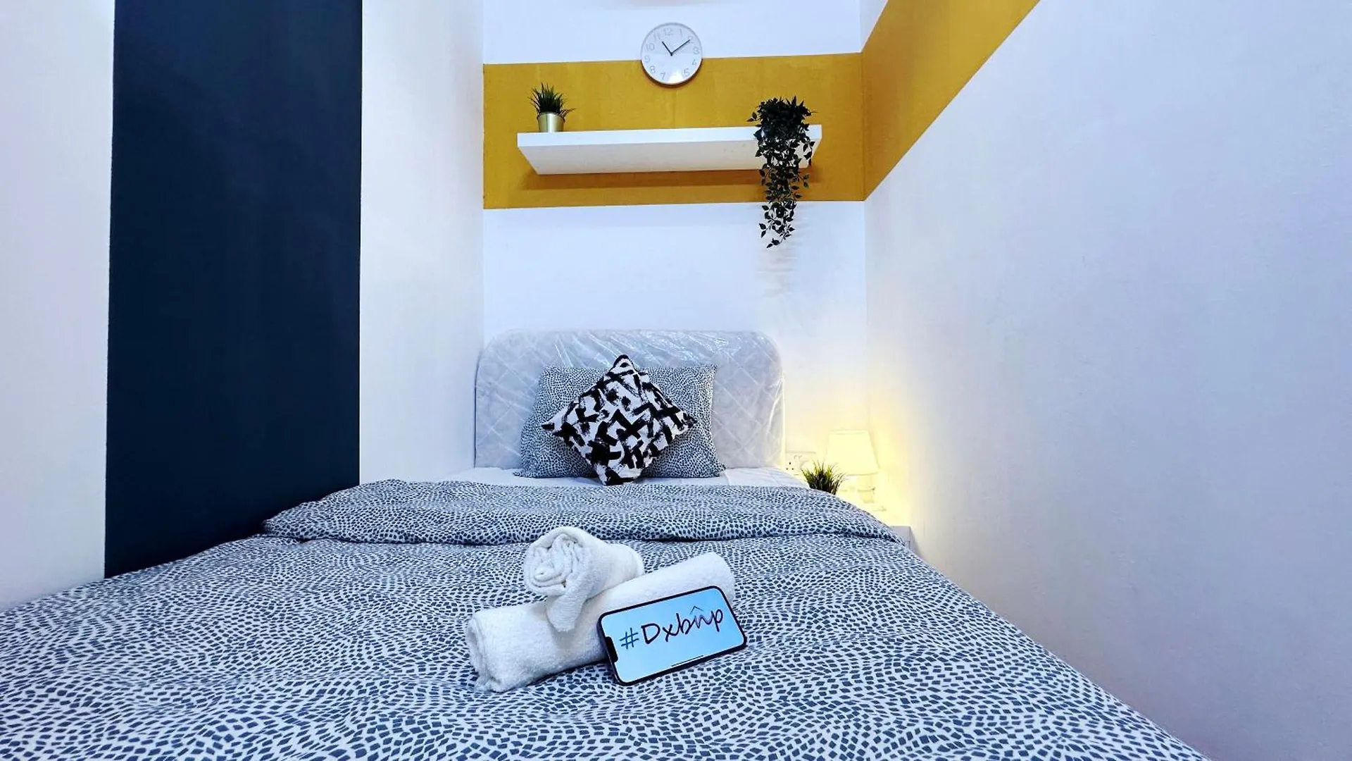 Blissful Partition Room In Bur Dubai Near Burjuman Metro Homestay