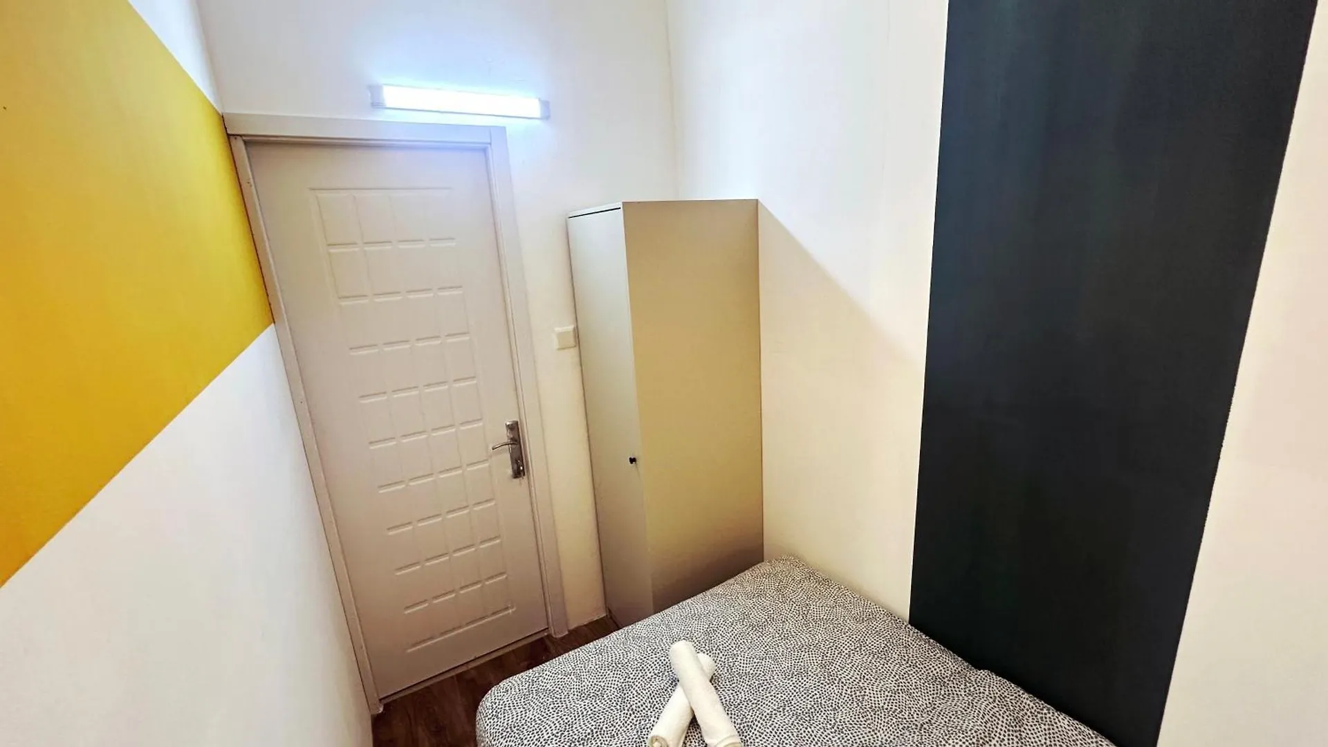 Blissful Partition Room In Bur Dubai Near Burjuman Metro 0*,  United Arab Emirates